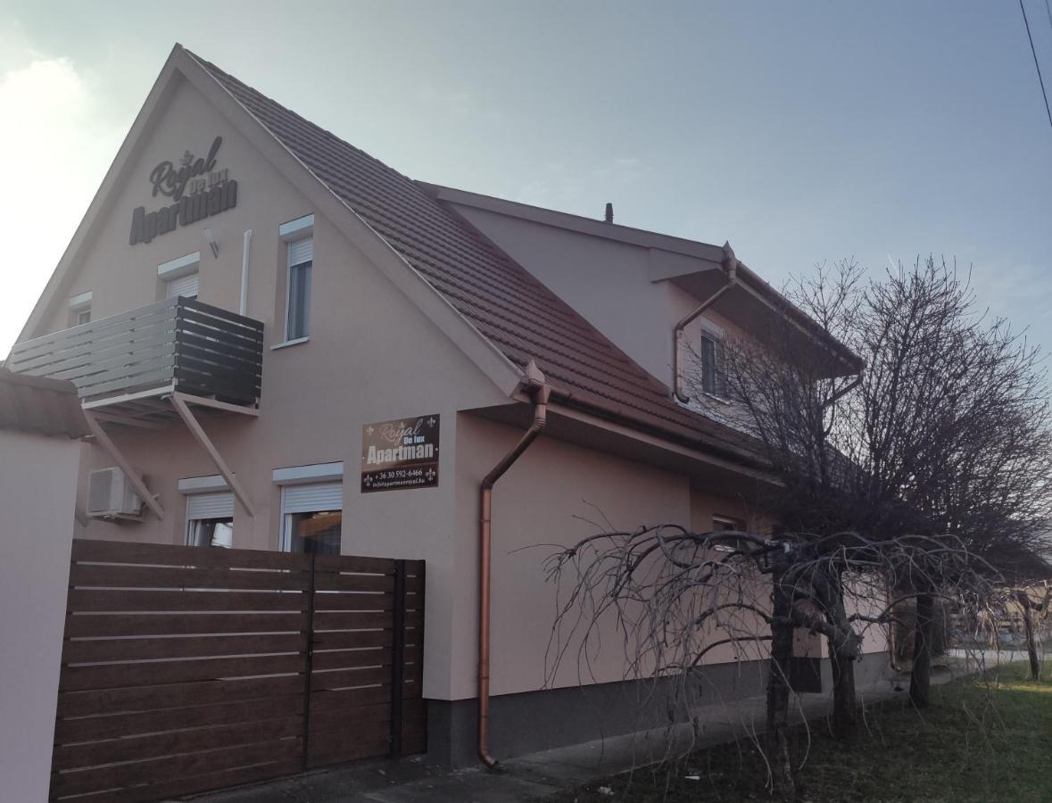 Royal De Lux Apartment Hajdúszoboszló Екстериор снимка